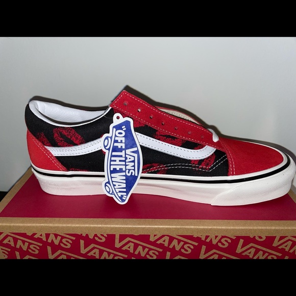 Kiss/Lip Black and Red Vans - Picture 4 of 4